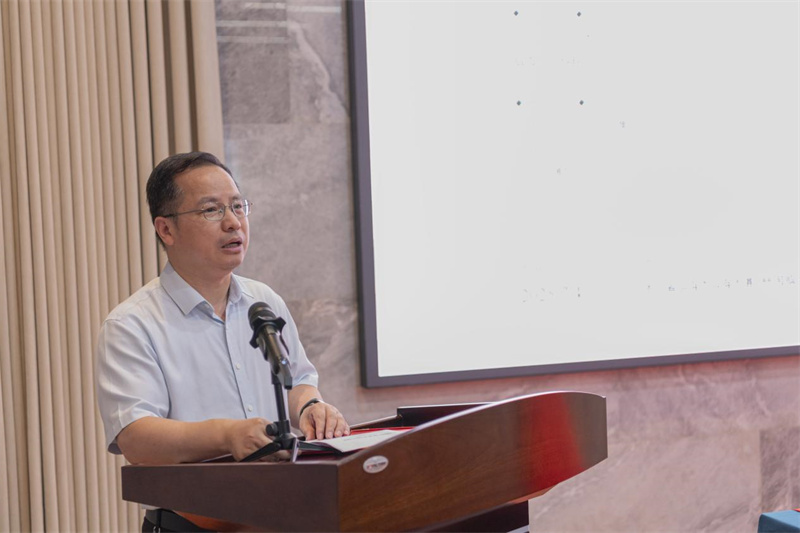 臺州學(xué)院黨委委員、紀委書(shū)記、監察專(zhuān)員樓膽群致辭  鄭斌斌 攝.jpg